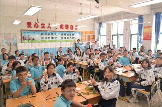 为爱“花”时间 | 兰州东方中学母亲节心理团辅活动精彩剪影