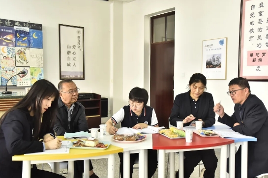 “三抓三促”进行时丨兰州东方中学青年教师成长沙龙活动纪实