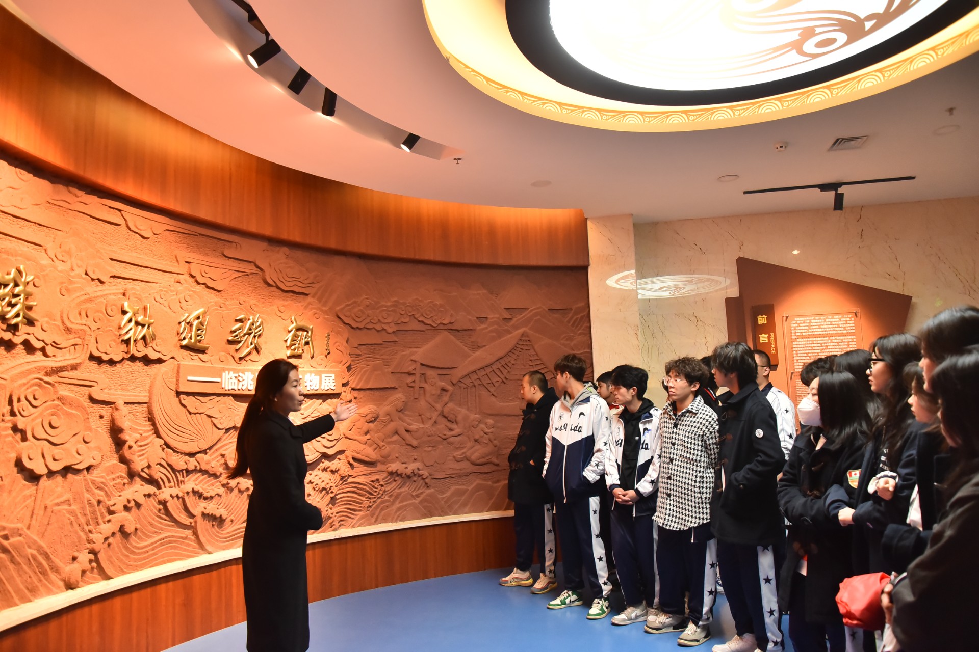 与国宝对话 | 兰州东方中学国际高中组织学生赴定西参观马家窑彩陶