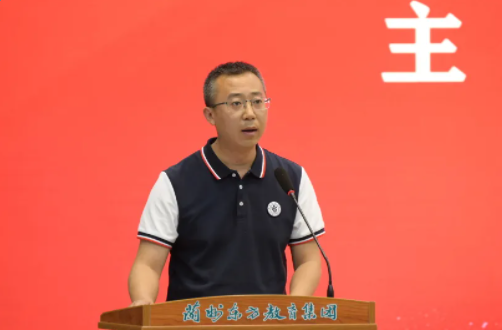 兰州东方中学高二年级“我的大学我的梦”主题演讲暨学生表彰大会纪实