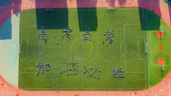 无畏征途 向阳携行 | 兰州东方中学开展高三放松减压心理团建活动