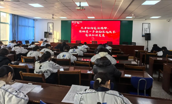 大力弘扬宪法精神 推动进一步全面深化改革 | 兰州东方学校（初中部）开展“宪法宣传周”系列活动