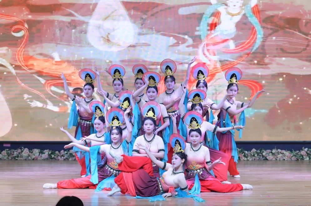 绘青春画卷 谱时代新声 | 兰州东方中学举行2025年校园文化艺术节