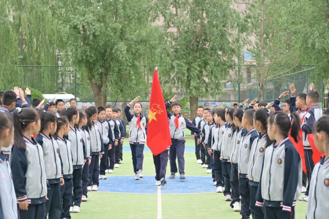 牢记党的教导 争做强国少年 | 兰州东方学校开展新队员入队仪式