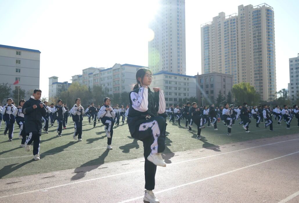 兰州东方学校（初中部）组织开展大课间会操比赛