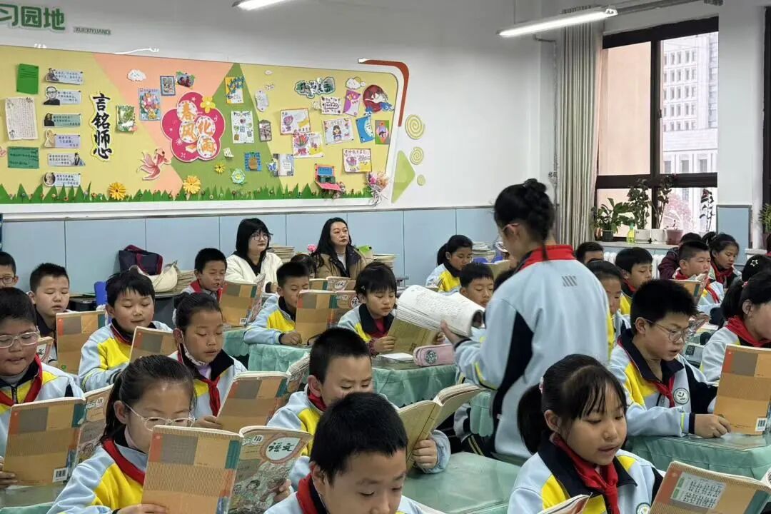 以督导促提升 以评课促成长 | 我校教师深入安宁区基地校开展教学督评活动