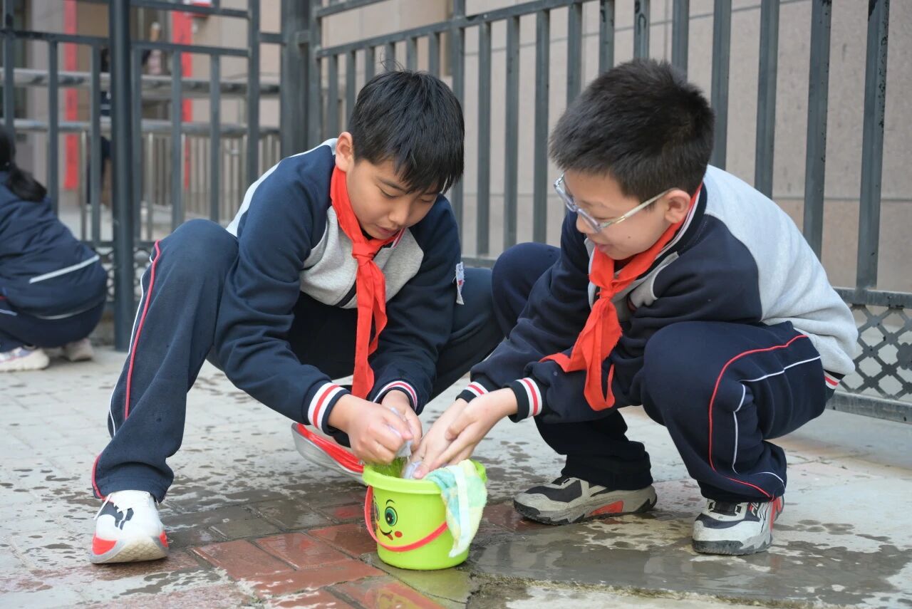 弘扬雷锋精神 共建文明校园 | 兰州东方教育集团开展“3·5”学雷锋志愿服务活动