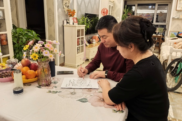 越刷情绪越低落？孩子玩手机，家长如何破局 | 兰州东方学校八年级家长学校课堂纪实