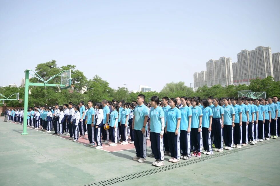 忆童年 拥抱内在小孩 | 兰州东方中学“5・25” 心理健康日游园会圆满举行